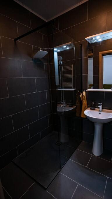 Sunrise Apartment Oradea Eksteriør billede